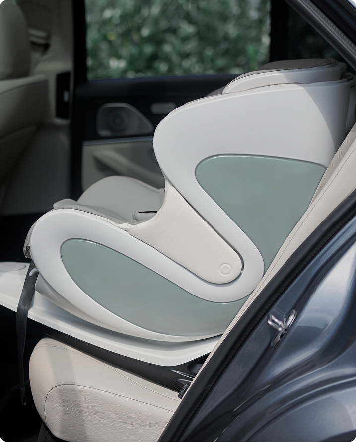 Smart Convertible Car Seat with App Alerts and Premium Comfort